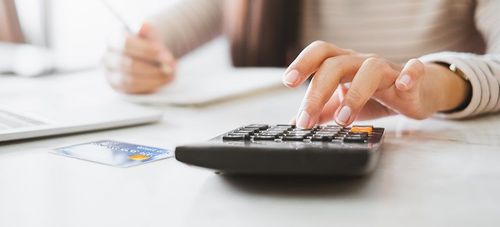 5 reguli de aur atunci când iei un împrumut